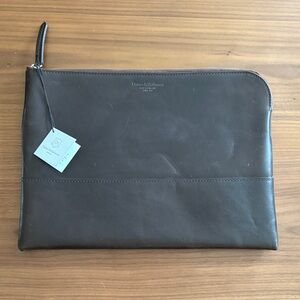 Daines & Hathaway NWT Leather Zip Document/Device Sleeve